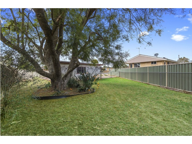 1 Barden Court, Harristown QLD 4350