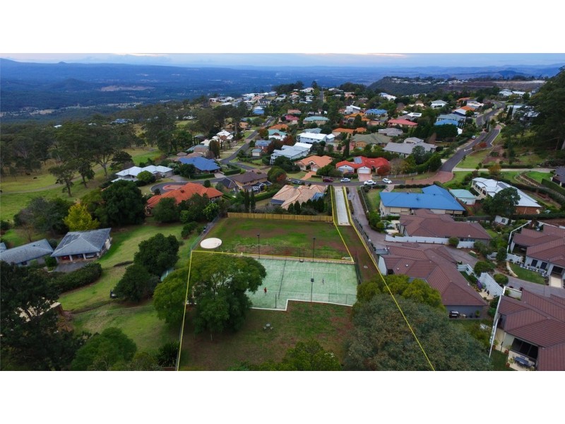 23B Windemere Terrace, Mount Lofty QLD 4350
