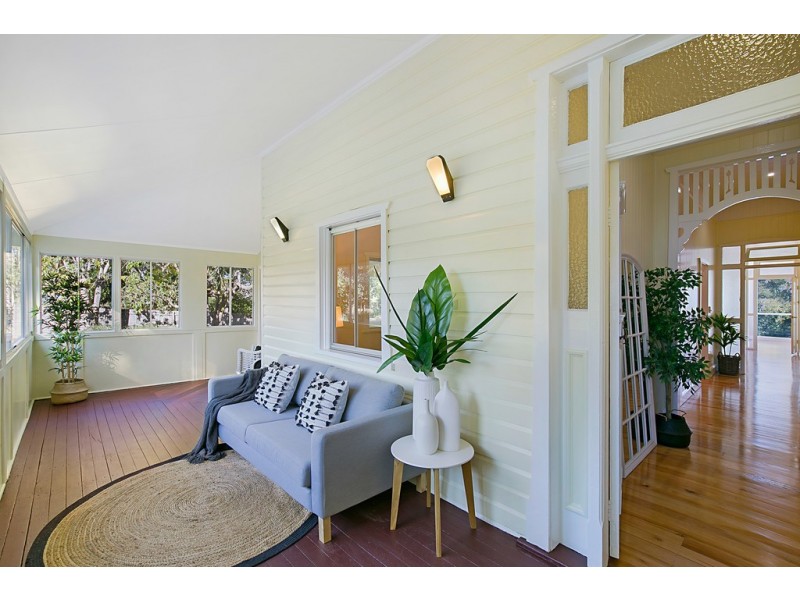 214 Rowbotham Street, Middle Ridge QLD 4350