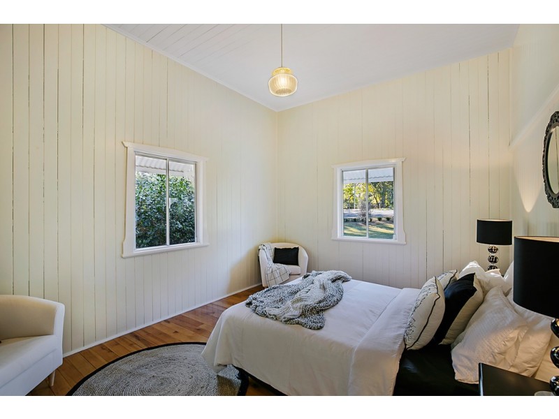 214 Rowbotham Street, Middle Ridge QLD 4350