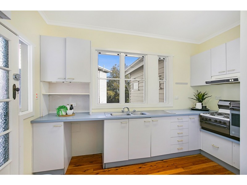 214 Rowbotham Street, Middle Ridge QLD 4350