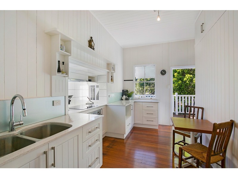214 Rowbotham Street, Middle Ridge QLD 4350
