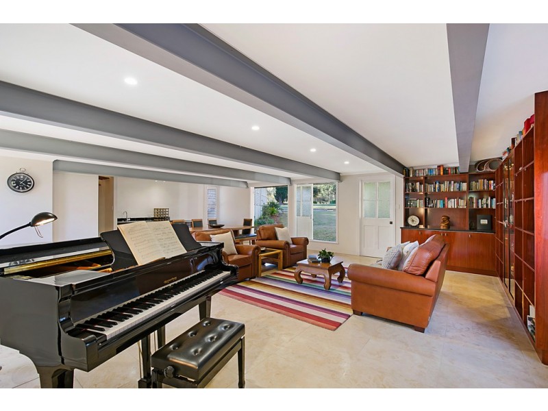 214 Rowbotham Street, Middle Ridge QLD 4350