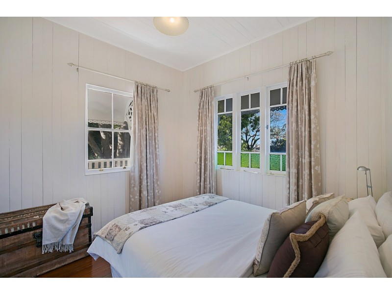 214 Rowbotham Street, Middle Ridge QLD 4350