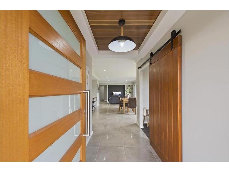 23 Yarrow Close, Middle Ridge QLD 4350