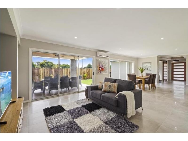 23 Yarrow Close, Middle Ridge QLD 4350