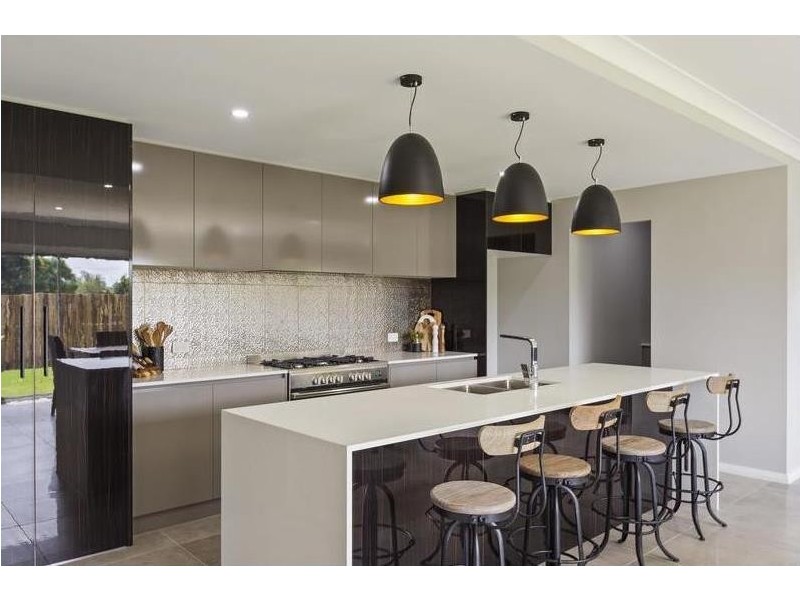 23 Yarrow Close, Middle Ridge QLD 4350