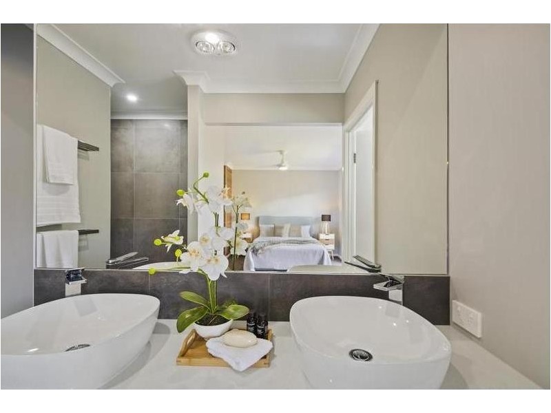 23 Yarrow Close, Middle Ridge QLD 4350