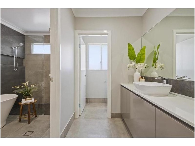 23 Yarrow Close, Middle Ridge QLD 4350