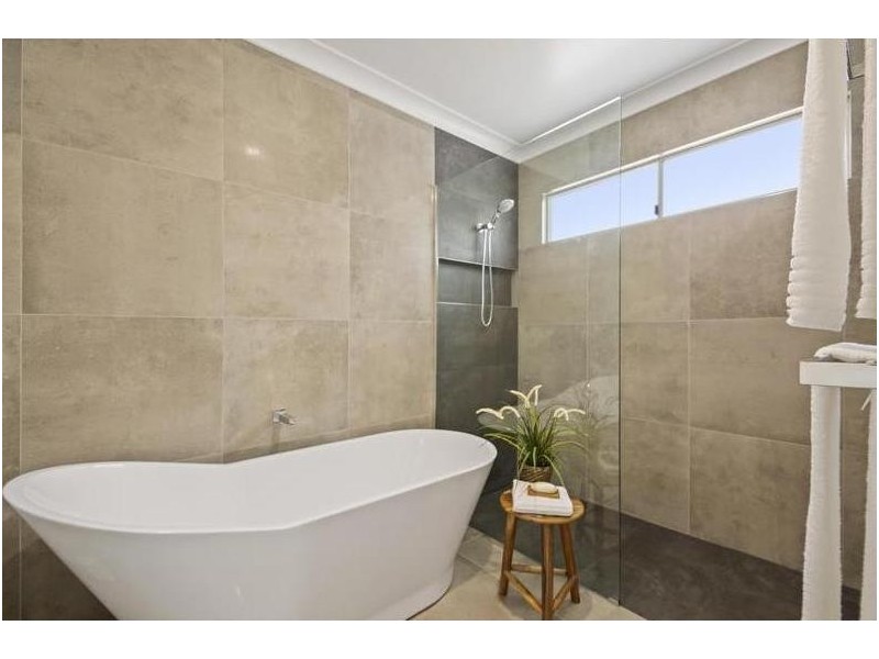 23 Yarrow Close, Middle Ridge QLD 4350