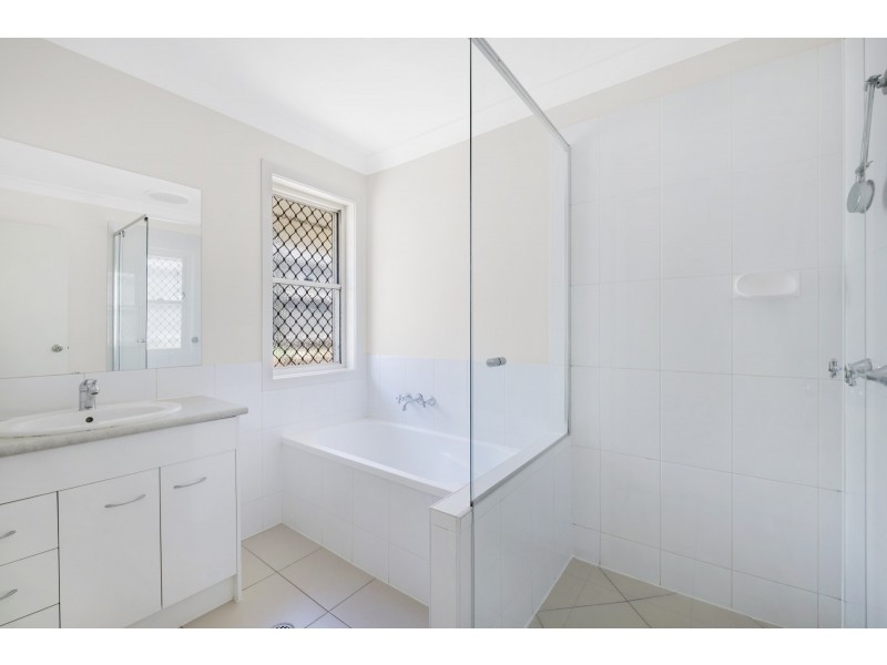 10 McMorrow Street, Kearneys Spring QLD 4350