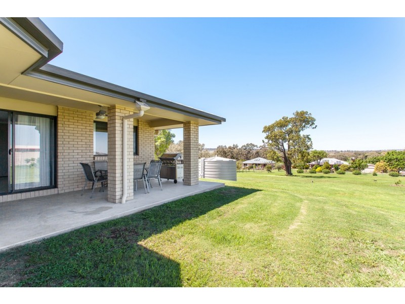 4 Panorama Crescent, Gowrie Junction QLD 4352