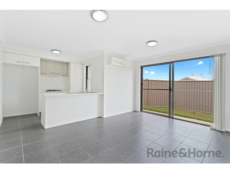 1/14 Costello Street, Harlaxton QLD 4350