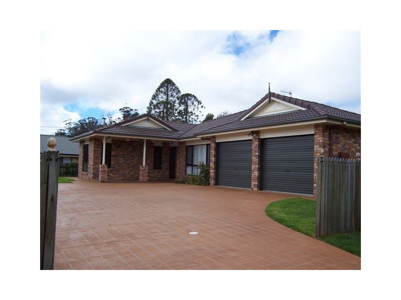 28 Holt Street, Middle Ridge QLD 4350