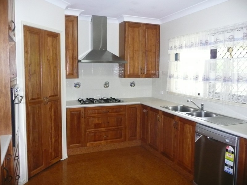 28 Holt Street, Middle Ridge QLD 4350