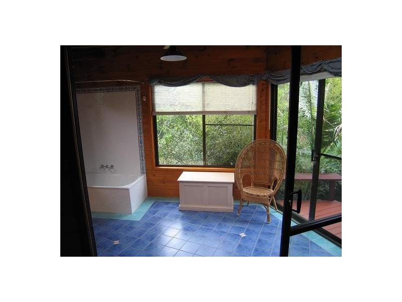 2 DIPPEL STREET, Middle Ridge QLD 4350