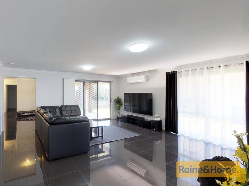 15 Renshaw Crescent, Kearneys Spring QLD 4350