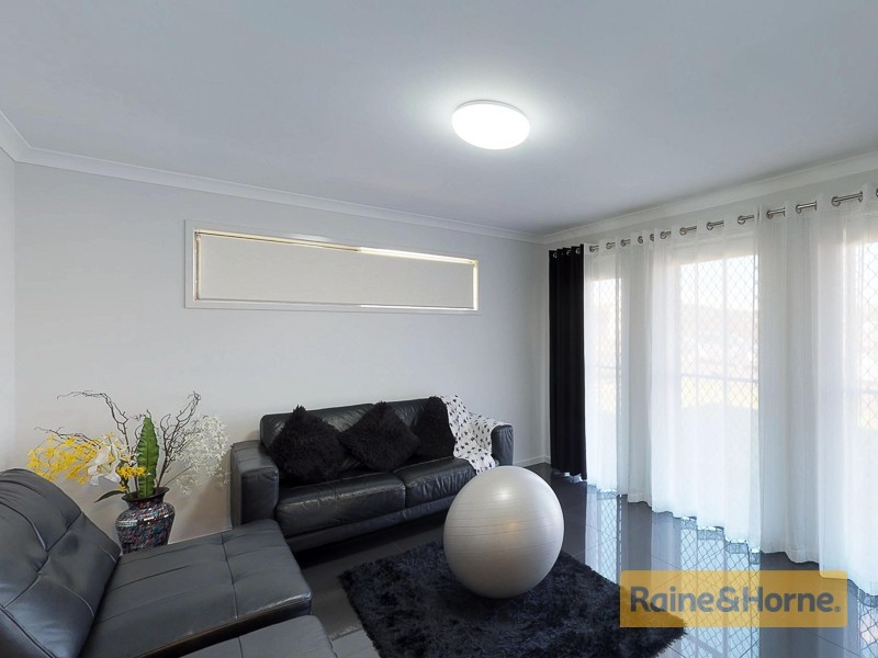 15 Renshaw Crescent, Kearneys Spring QLD 4350