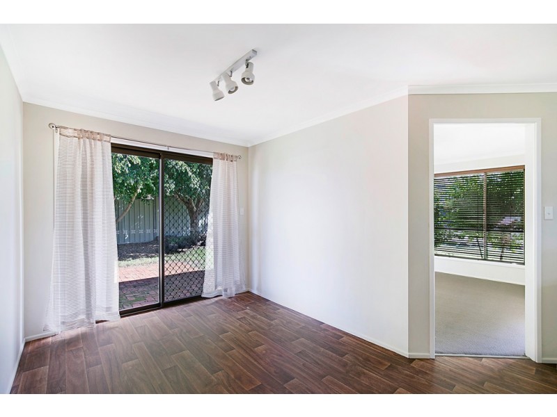 374 West Street, Kearneys Spring QLD 4350