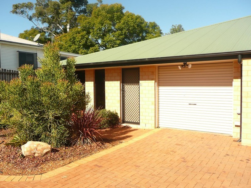 1/288 Alderley Street, Centenary Heights QLD 4350