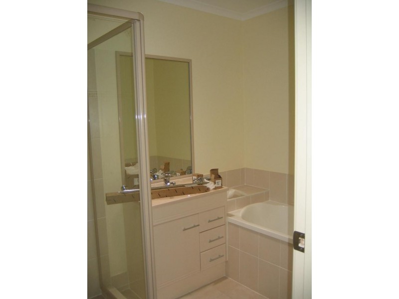 1/288 Alderley Street, Centenary Heights QLD 4350