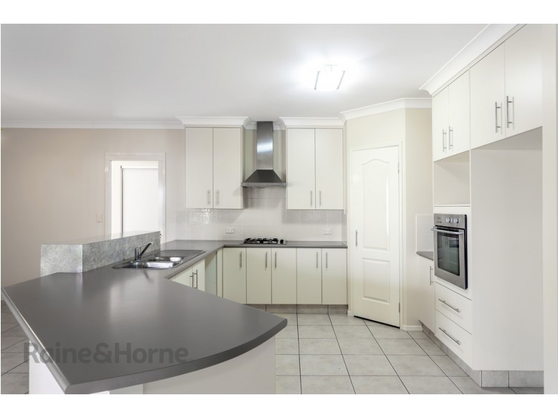 10 McClymont Drive, Rangeville QLD 4350
