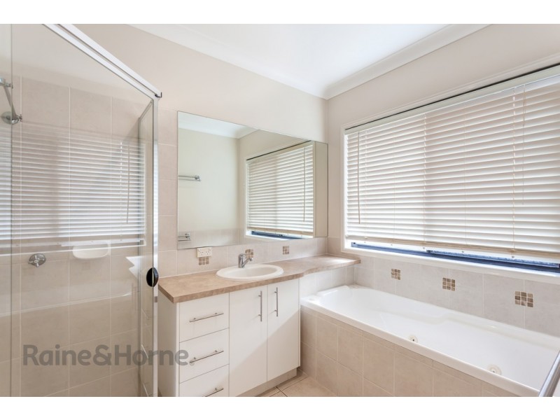 10 McClymont Drive, Rangeville QLD 4350