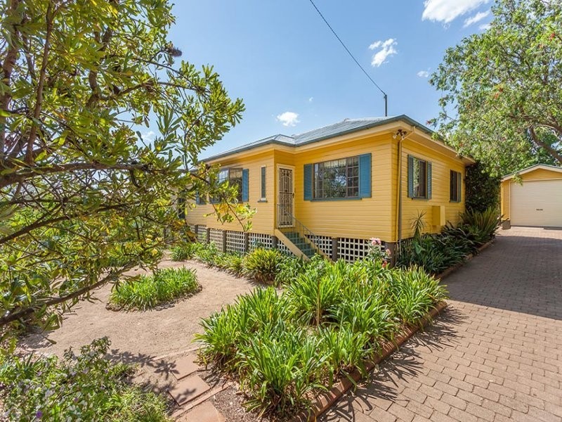 5 Collins Street, Mount Lofty QLD 4350