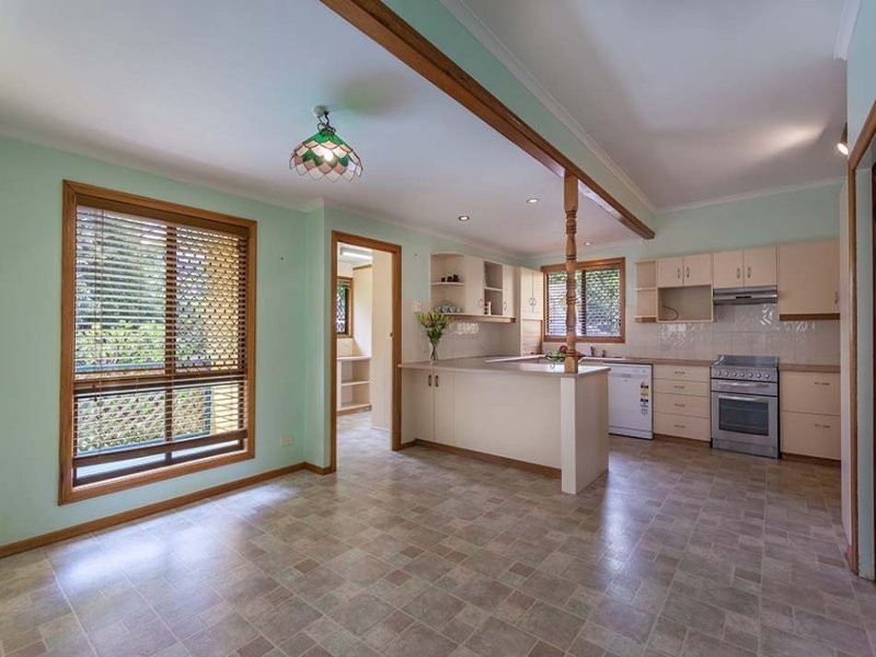 5 Collins Street, Mount Lofty QLD 4350