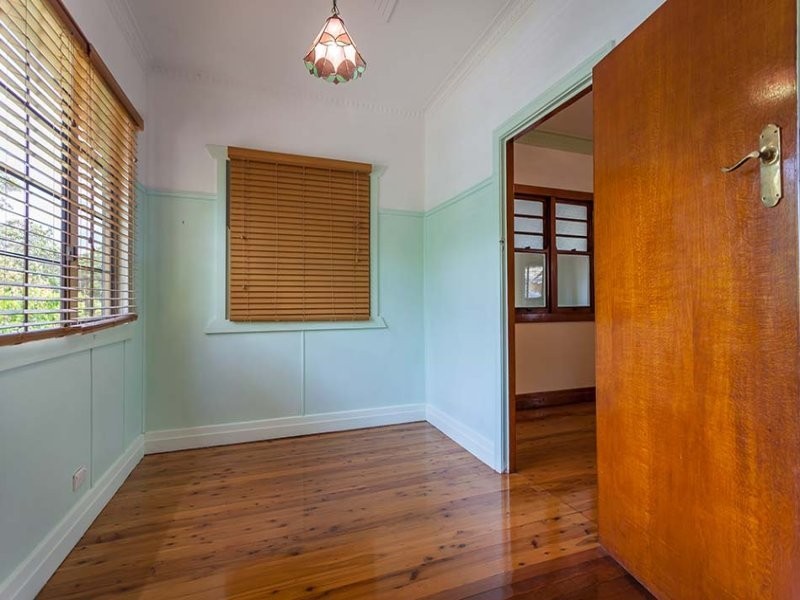 5 Collins Street, Mount Lofty QLD 4350