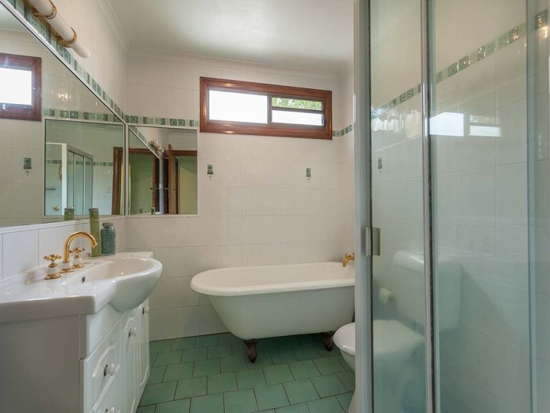 5 Collins Street, Mount Lofty QLD 4350
