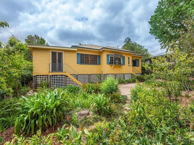 5 Collins Street, Mount Lofty QLD 4350
