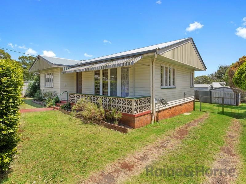 25 Rivett Street, South Toowoomba QLD 4350