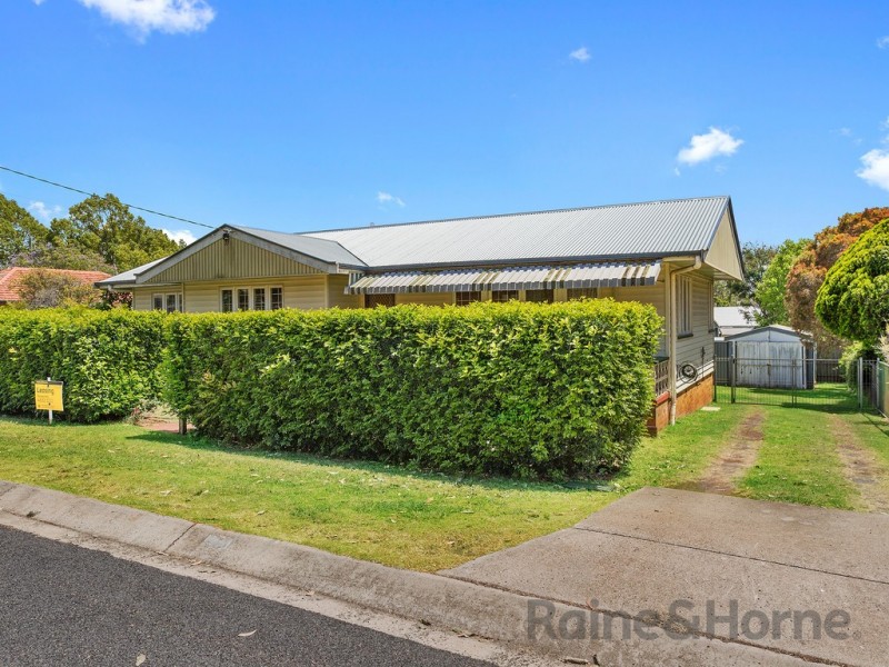 25 Rivett Street, South Toowoomba QLD 4350