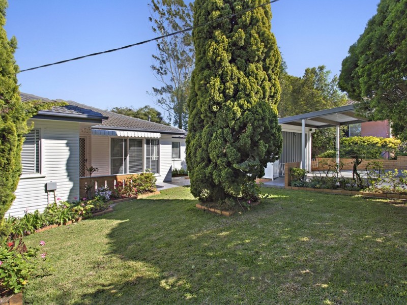11 Beck Street, Mount Lofty QLD 4350