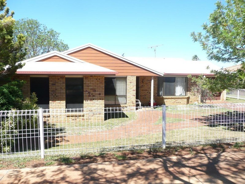 362 West Street, Darling Heights QLD 4350