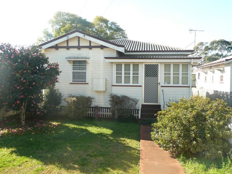 15 ALBERT LANE, Newtown QLD 4350