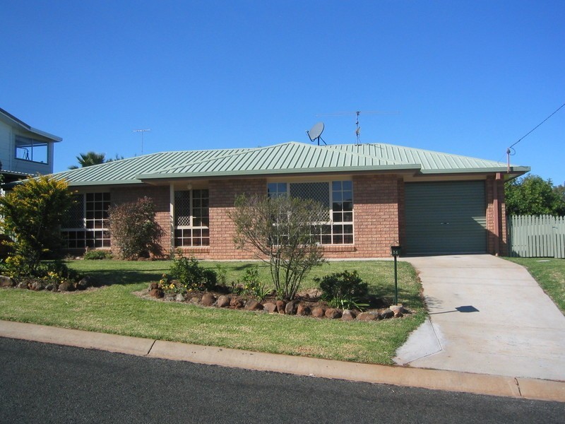 34 Poinciana Street, Glenvale QLD 4350