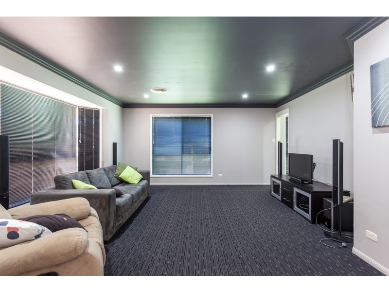 22 Cherokee Drive, Wilsonton QLD 4350