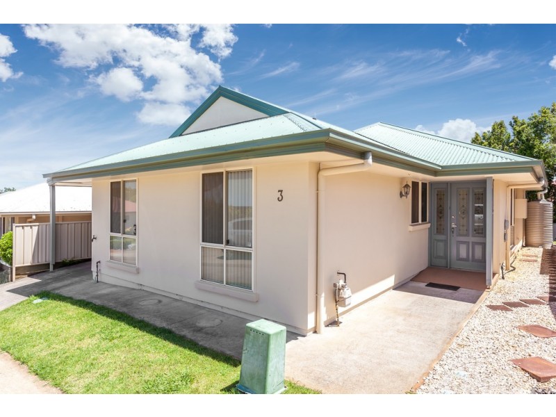 3/303 Spring Street, Kearneys Spring QLD 4350