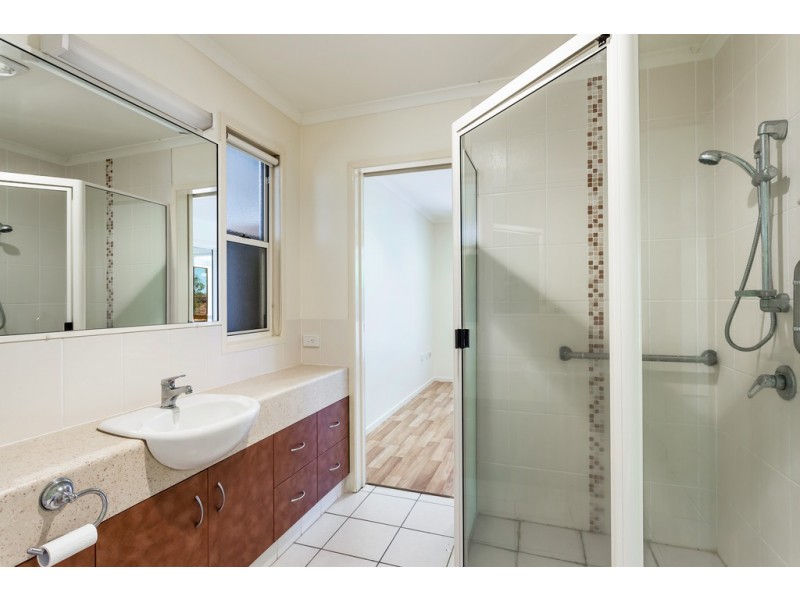 3/303 Spring Street, Kearneys Spring QLD 4350