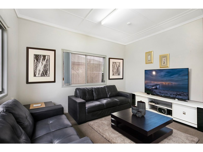 7 Victory Street, Newtown QLD 4350
