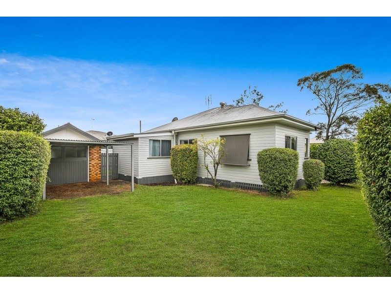 7 Victory Street, Newtown QLD 4350