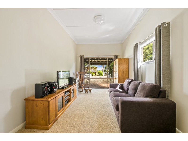 15 Friend Street, Harristown QLD 4350