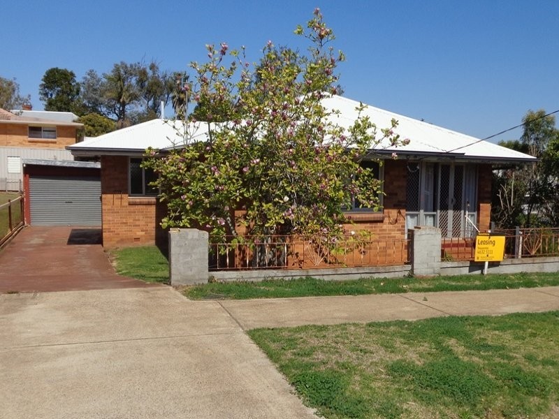 106 Jellicoe Street, North Toowoomba QLD 4350