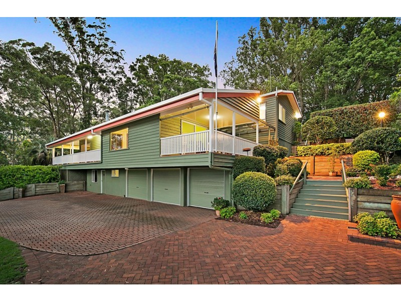 4 Roderic Court, Mount Lofty QLD 4350