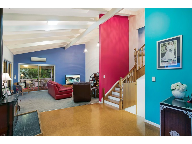 4 Roderic Court, Mount Lofty QLD 4350