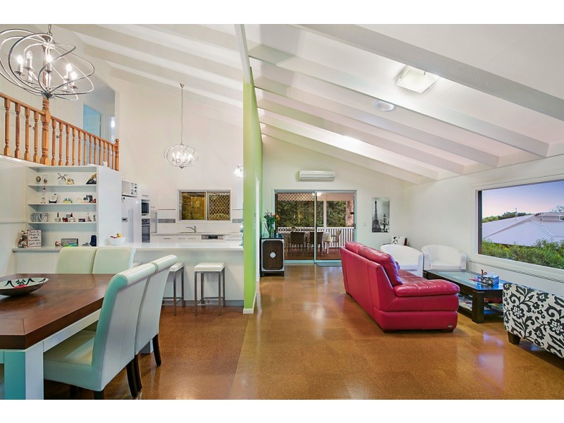 4 Roderic Court, Mount Lofty QLD 4350