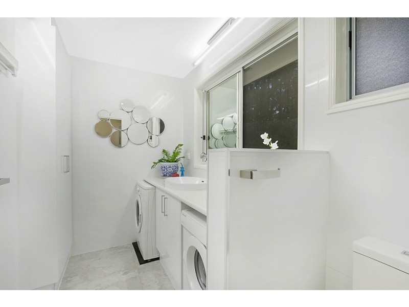 4 Roderic Court, Mount Lofty QLD 4350