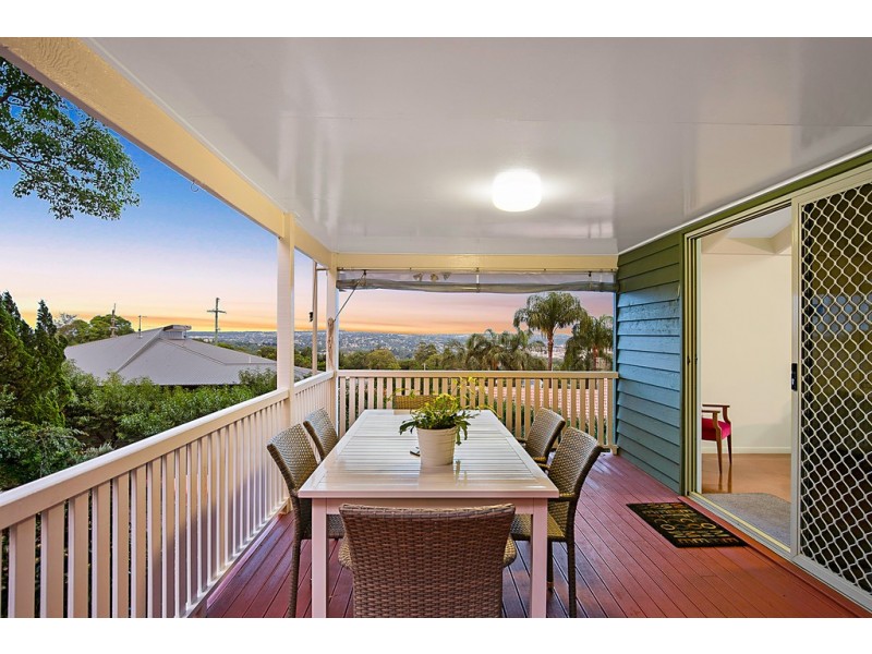 4 Roderic Court, Mount Lofty QLD 4350